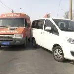 鸿胜说交通 || 下坡路面发生追尾，鸿胜现场分析事故成因……