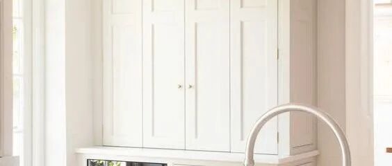 承认吧，单槽比双槽好用！加个矮墩碗菜分开洗，水忘关也不怕溢水