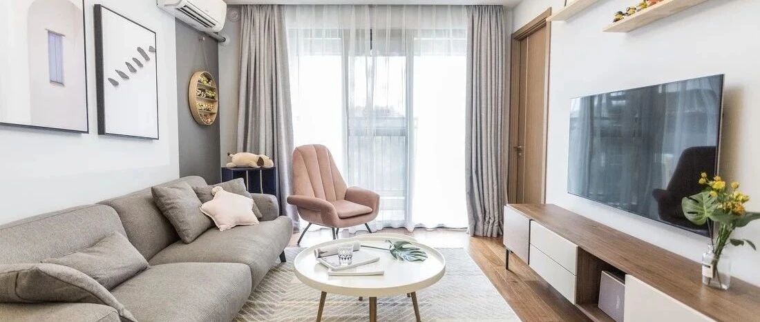 你家电视背景墙太丑了，现在都流行这样装！