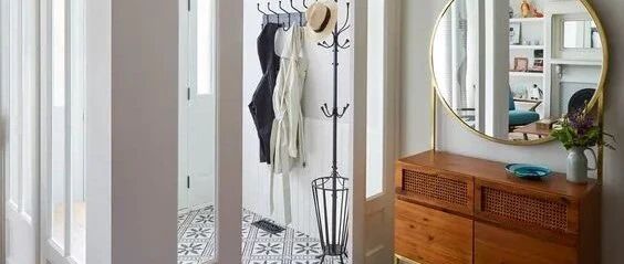 没玄关没隐私？围着入户门搭建小房间，只花了1㎡就收获4大好处