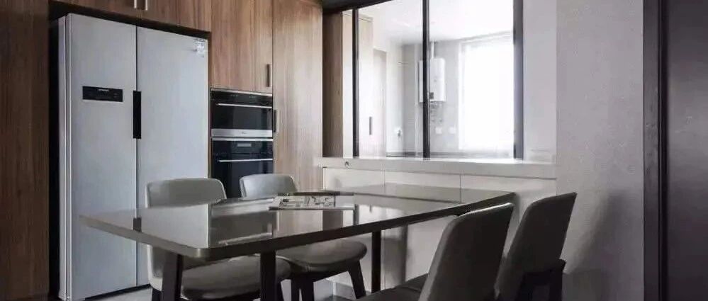 现在的年轻人就喜欢打破常规，不把冰箱放厨房，实用性太强了！