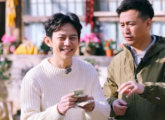 何炅跟黄磊的这段对话你听懂了就不会再为情所困了