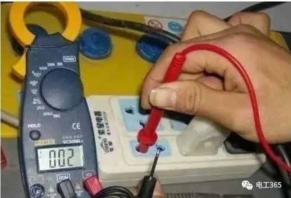 万用表如何测量漏电？如何区分火线和零线？的图2