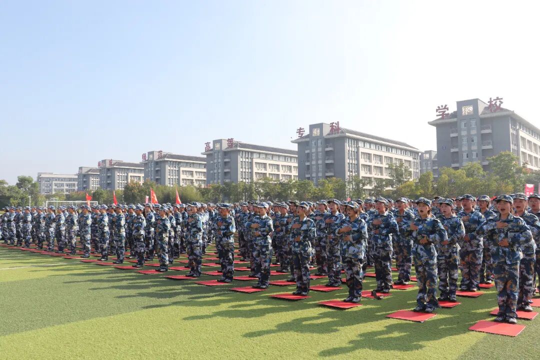 新生军训.JPG