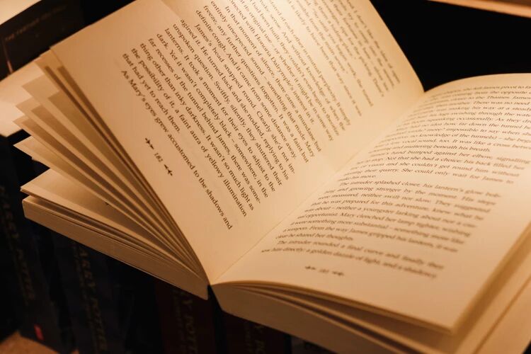 别人尊重你，不是因为你优秀，而是……