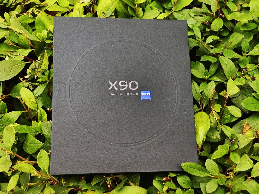 十年开篇之作，vivoX90到底有多闪耀？