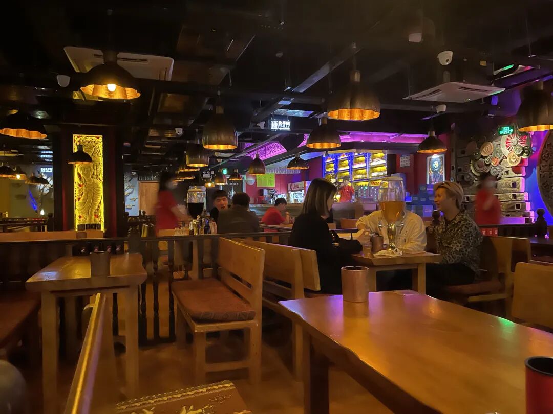 以北京为例,巅峰时期北京曾有8家海伦司门店,在近