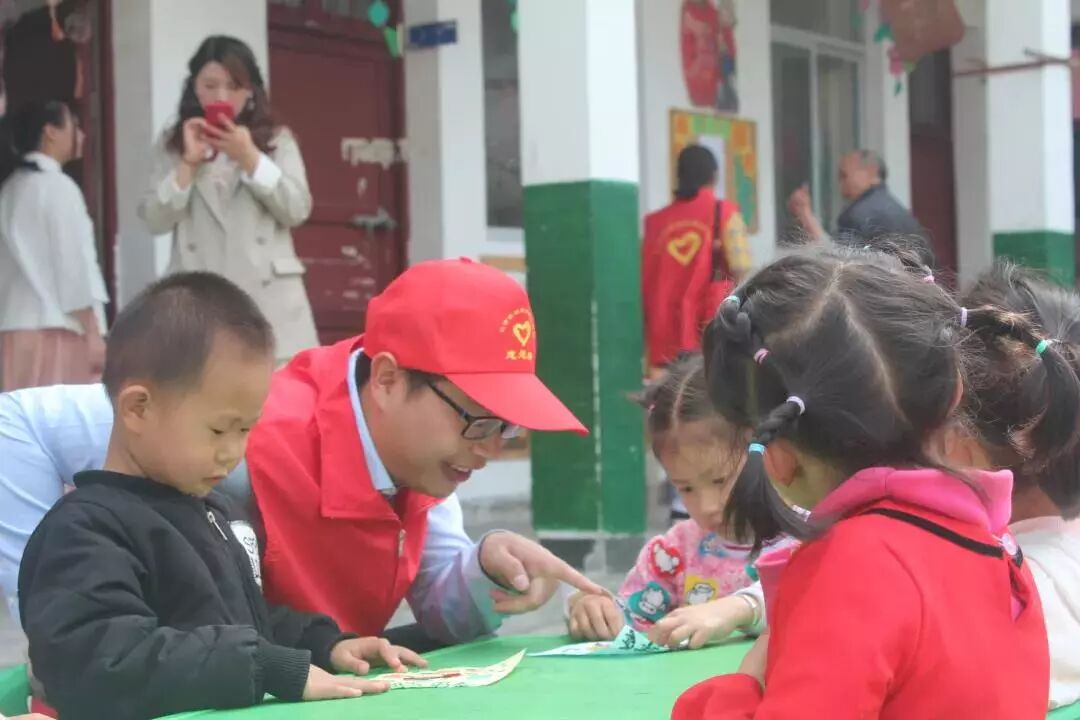 关爱留守儿童 情系乡村幼教