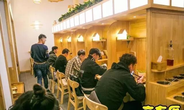 對于年輕食客，如何才能撩動他們的心呢？(圖6)