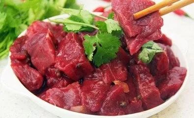 城南这家店感恩节放大招坨坨牛肉吃多少送多少酒水喝一瓶送一瓶还有