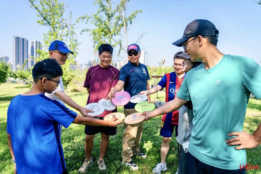 飞盘高尔夫，成都开打！“小孩哥”惊艳赛场插图1