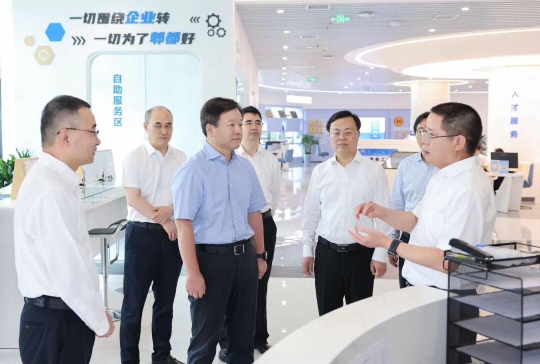 曹立军在郫都区宣讲省委十二届七次全会精神并调研插图2