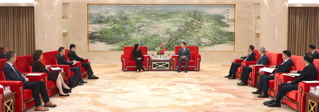 曹立军会见香港贸易发展局总裁方舜文 陈彦夫一同会见插图1