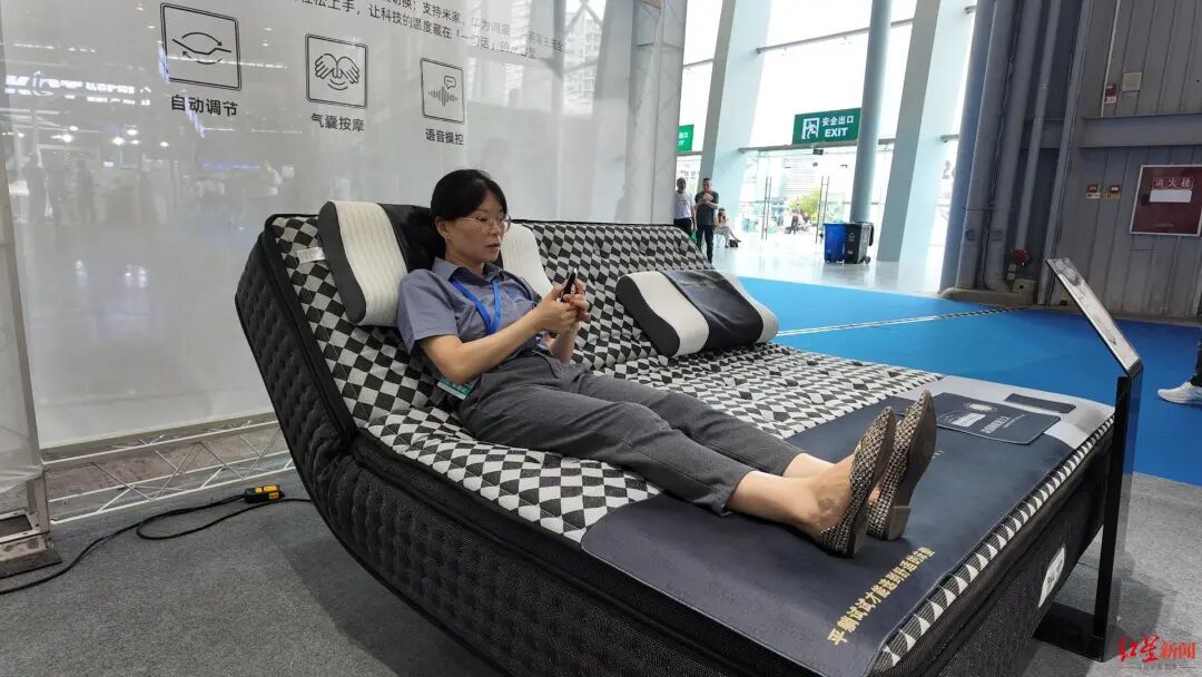 AI+家具是什么体验？走，逛成都家具展插图2