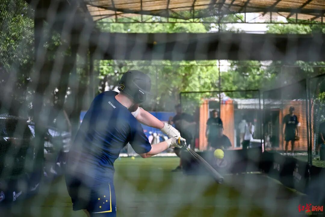 超赞！五国垒球国家队成都备战“扫货”两不误插图3