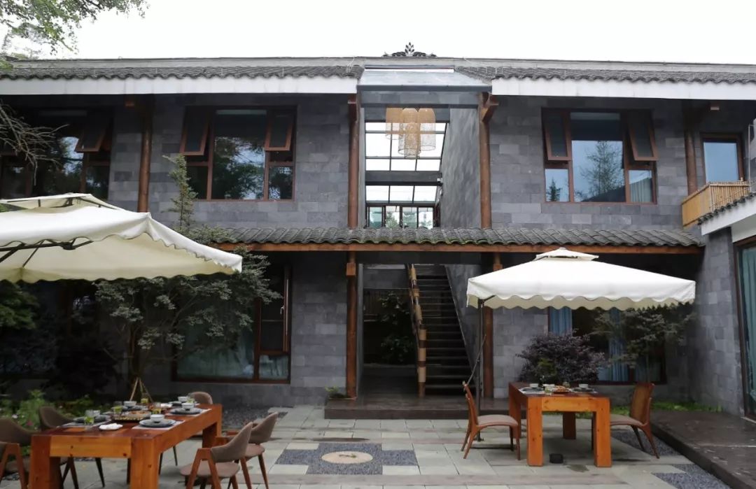 乡村民宿上千元一晚竟还一房难求背后是什么操作