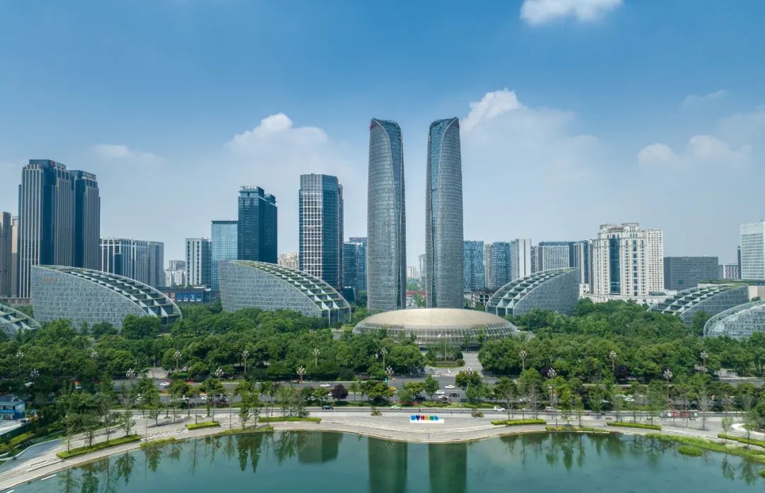 人民日报头版发文！成都加力推动产业园区高质量发展插图3