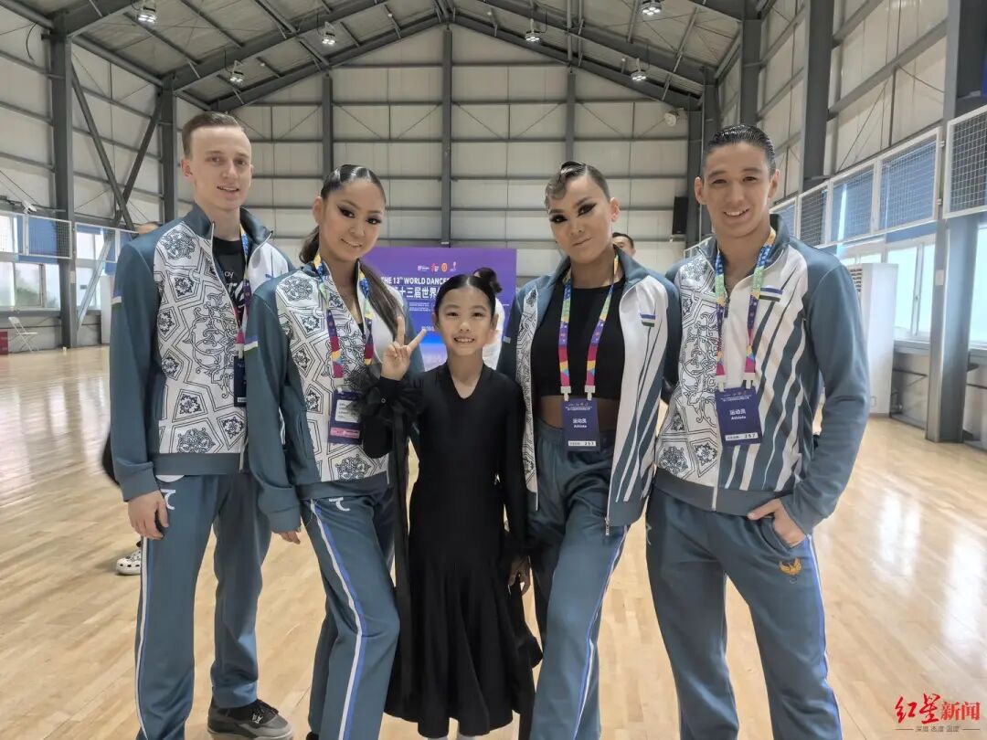 世界体育舞蹈大赛成都起舞！“九头身”裁判回来了，他超爱～插图7
