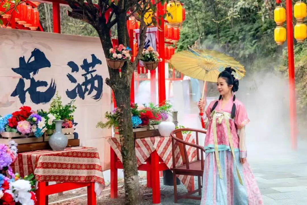 单日12万人次打卡药市、千万级赛事消费……“彭派生活”火了！插图9