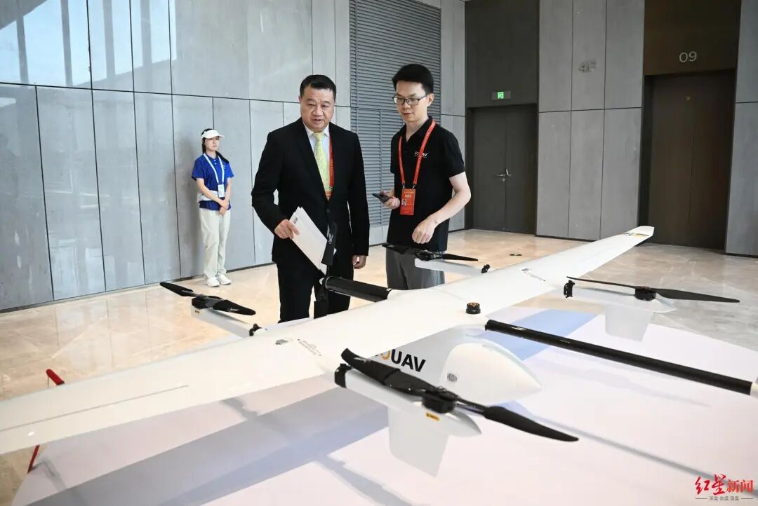 外宾用上成都造，连说三个“棒”！这场论坛上多个重量级项目签约插图8