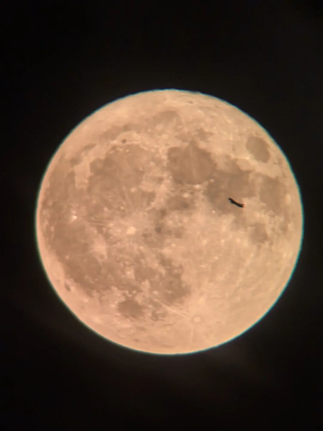 快抬头！天上有个红月亮插图10