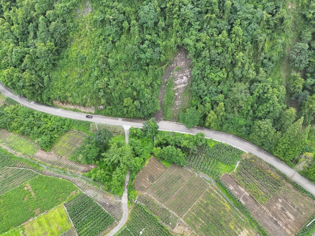 无人机雨夜起飞！实时监控地灾隐患，自动生成21条预警插图1