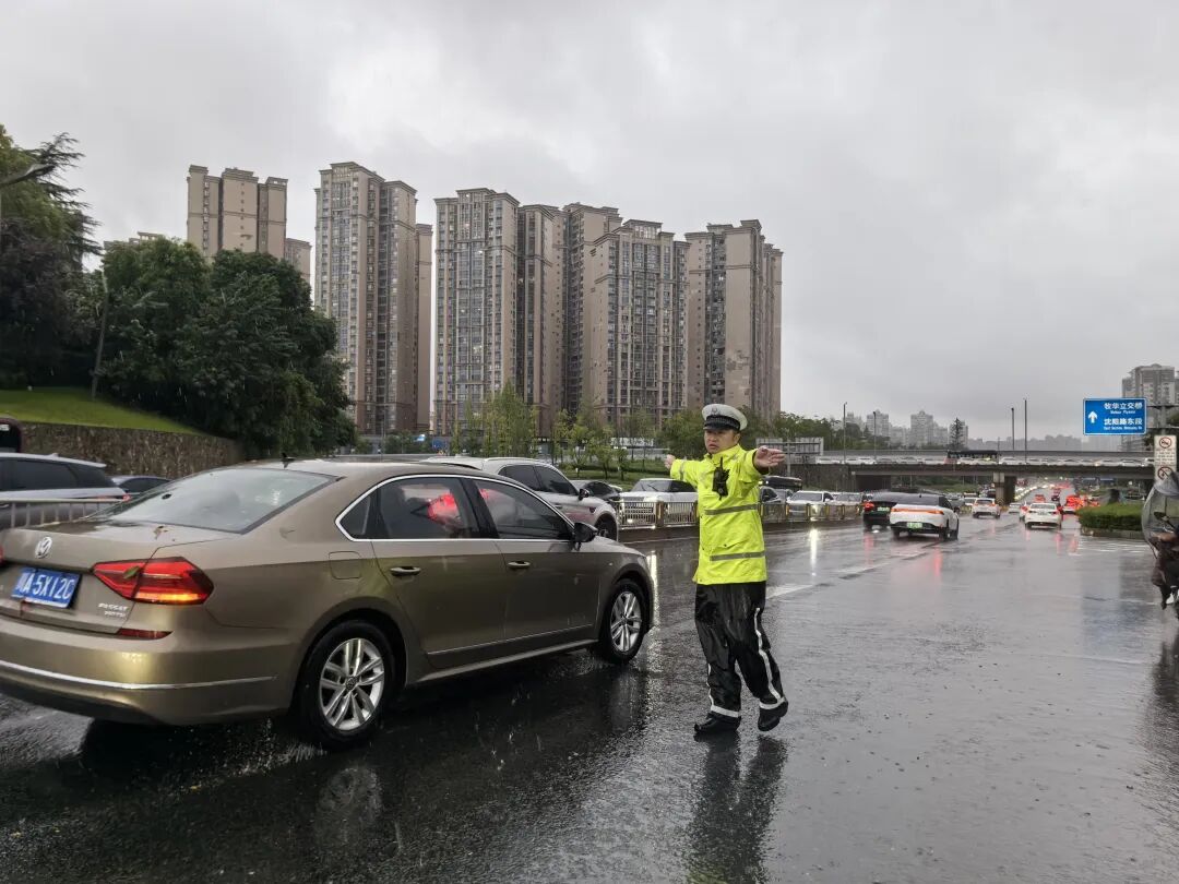 全市强降雨已趋于结束，积水路段正有序恢复插图3