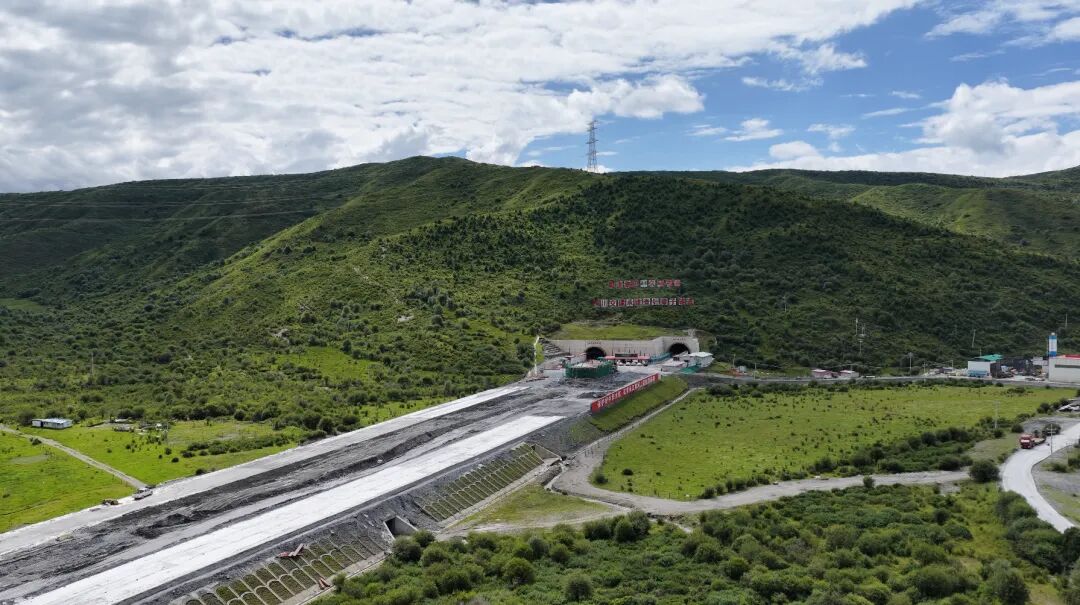 2027年通车！成都5.5小时跑拢青海插图2