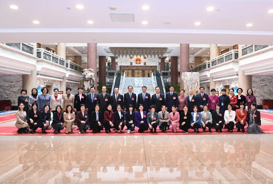 袁家军王浩等与浙江女代表女工作人员女记者共庆三八国际劳动妇女节