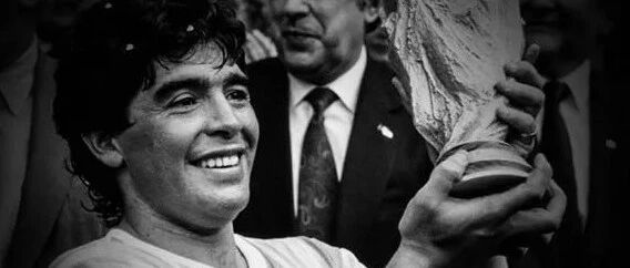 马拉多纳心脏骤停去世  阿根廷，今夜为他哭泣