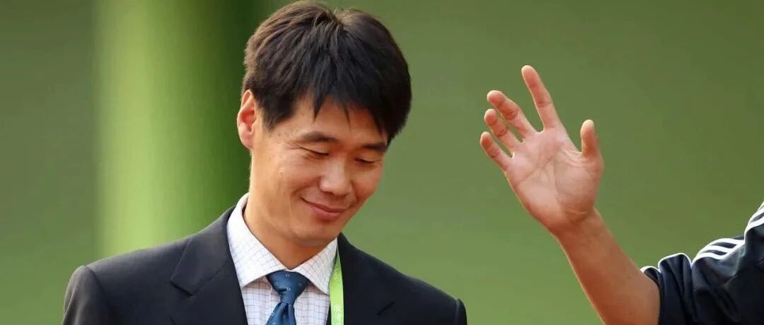 接手国足，李霄鹏的“坚定”与“无奈”