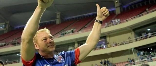 申花老友记：听阿尔贝茨说疫情下的足球世界