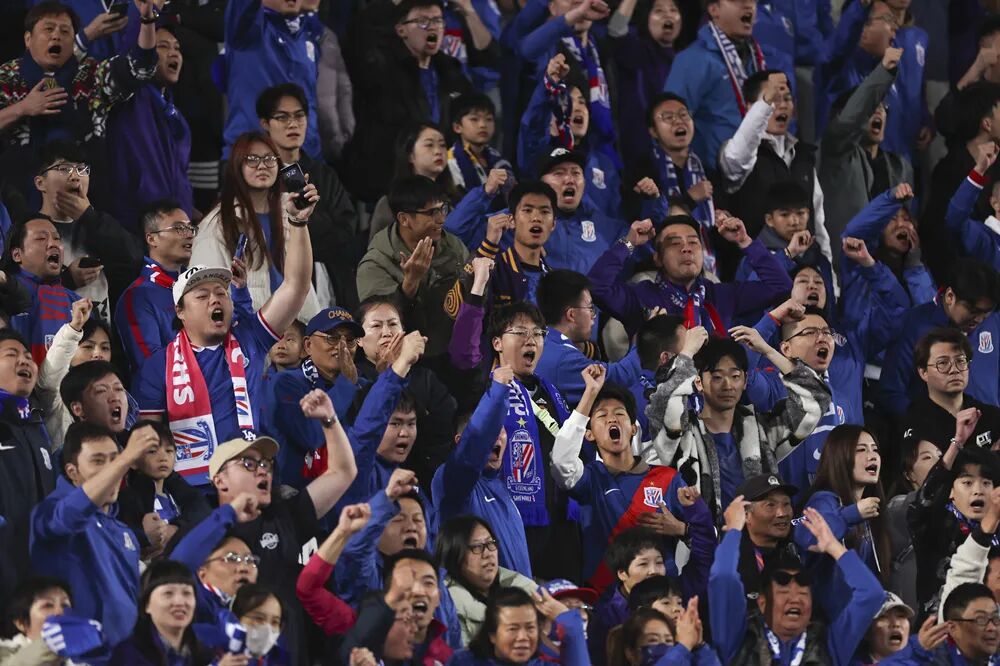 "申花球迷坐8号线,海港球迷坐3号线"?