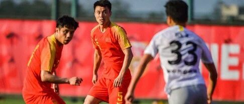 国足海口冬训收获“幸福”，李铁还有“秘密武器”？