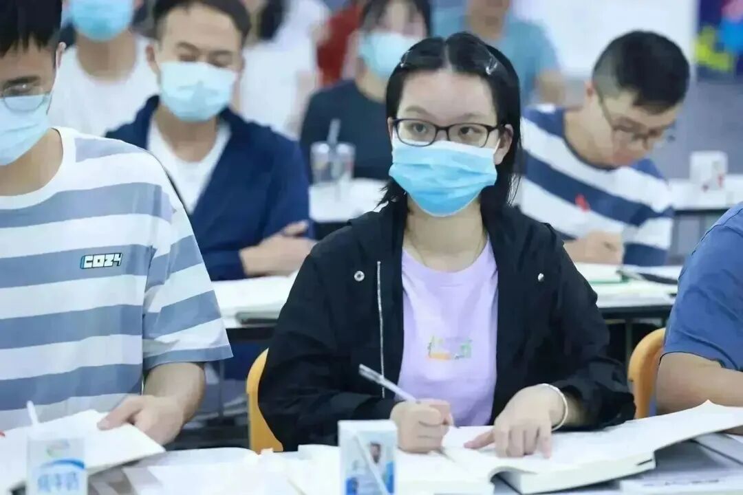 赤峰四中官網(wǎng)_赤峰四中聯(lián)系電話_赤峰四中網(wǎng)站