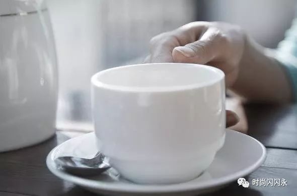痛風患者能不能喝菊花茶？這三種水堅持喝，尿酸可能慢慢降低！ 健康 第4張