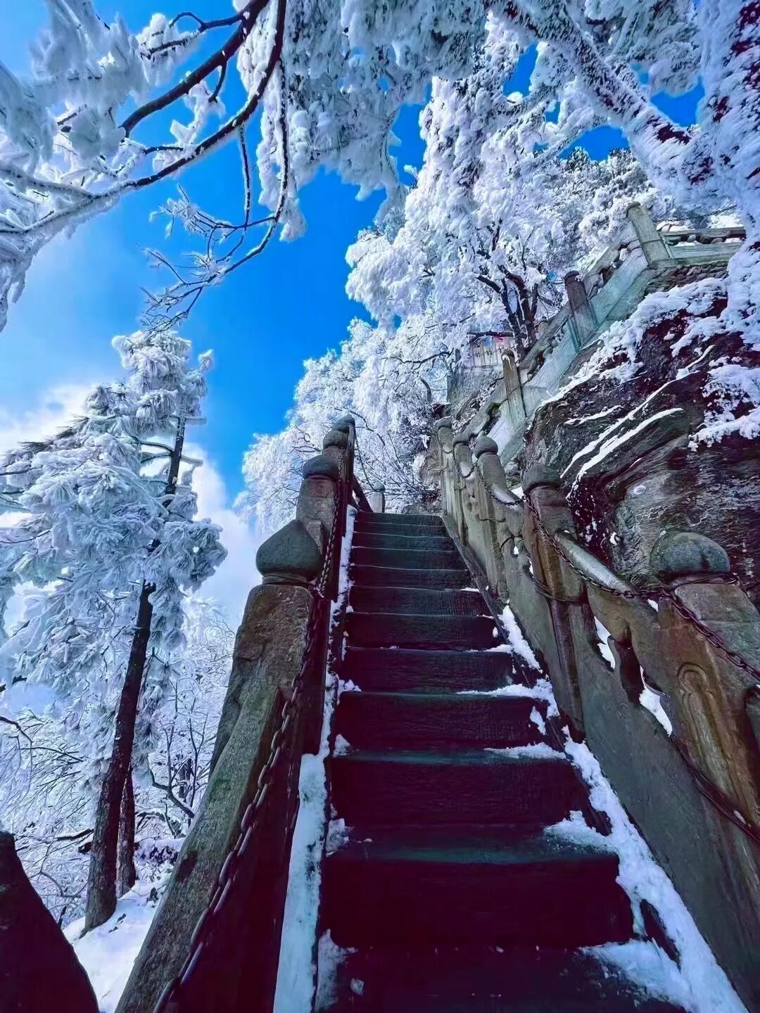 嘿你要的武当山最新雪景壁纸来喽
