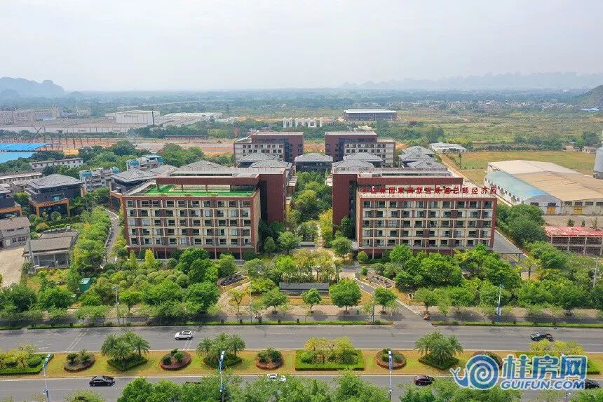 支持桂林市依托花江智慧谷电子信息创业产业园等建设科技成果转化基地