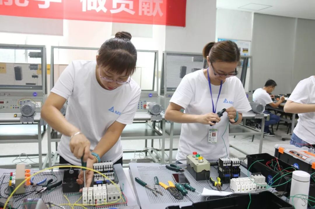 【學(xué)在中達(dá)】校企攜手 智造人才—記2018年雙師研習(xí)營暨臺(tái)達(dá)班夏令營