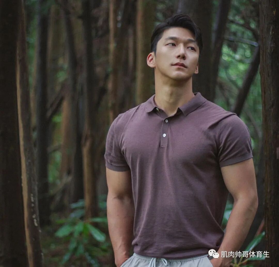 颜值平面男模，成熟帅的男生真的很有魅力