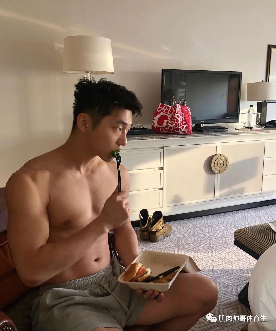 颜值平面男模，成熟帅的男生真的很有魅力