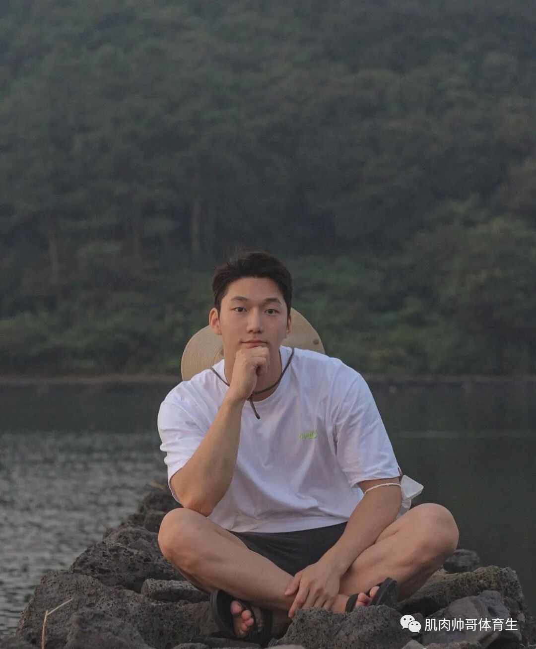 颜值平面男模，成熟帅的男生真的很有魅力