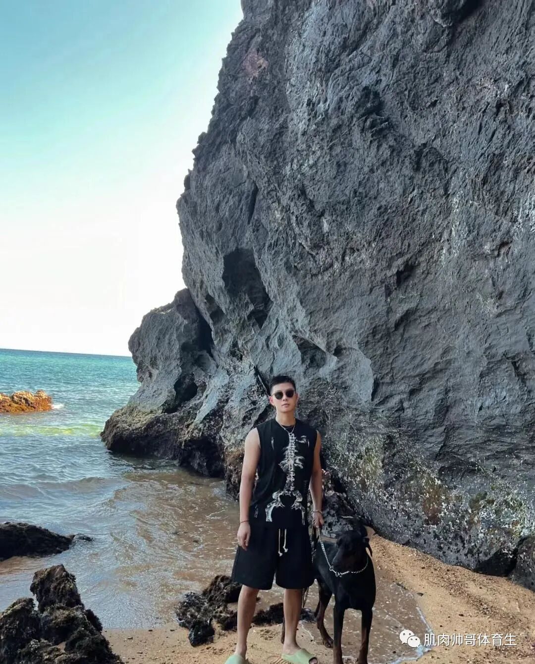 图片[19]-和小哥哥出去玩吗？美是真的美，晒是真的晒-小蓝短视频