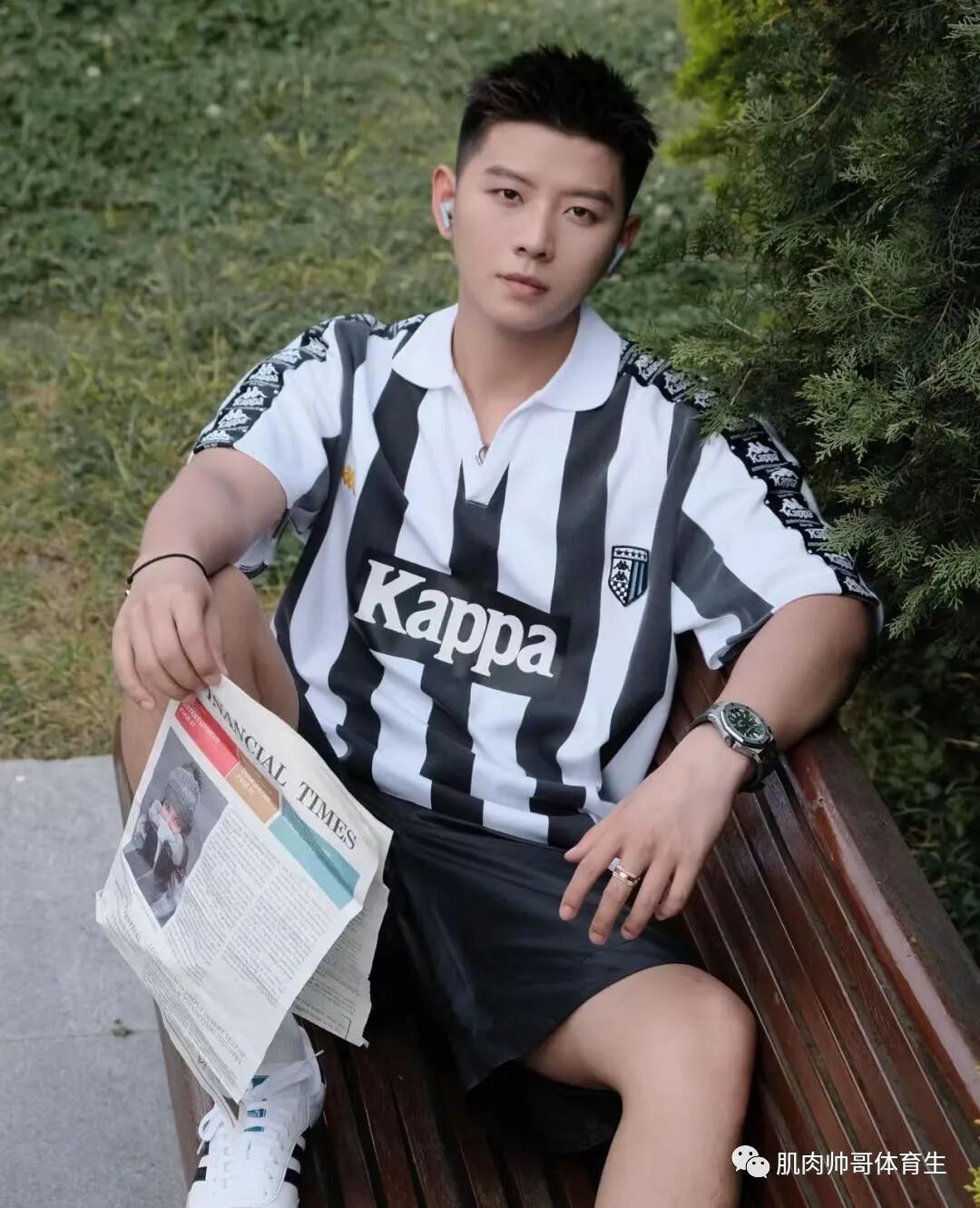 图片[2]-和小哥哥出去玩吗？美是真的美，晒是真的晒-小蓝短视频