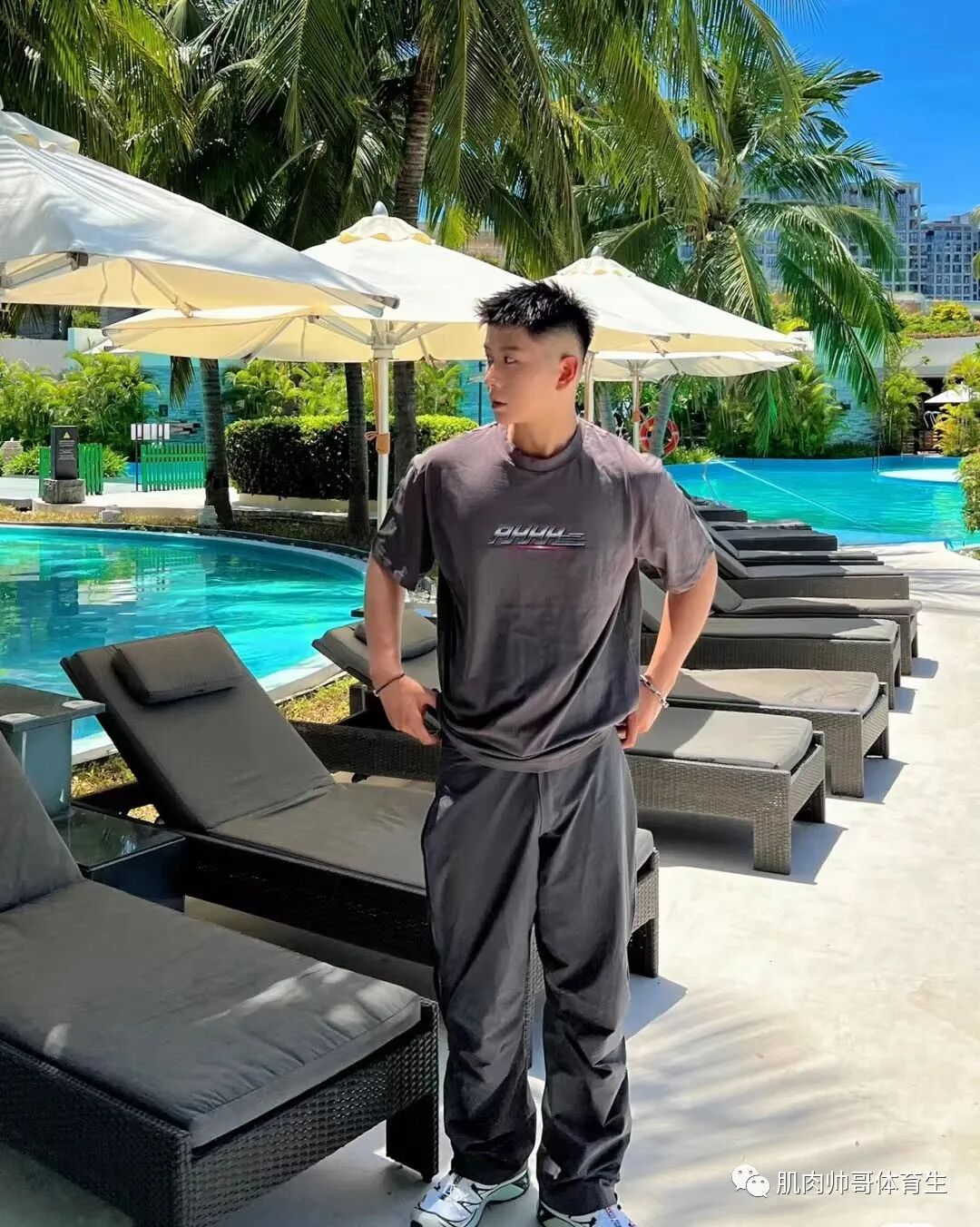 图片[10]-和小哥哥出去玩吗？美是真的美，晒是真的晒-小蓝短视频