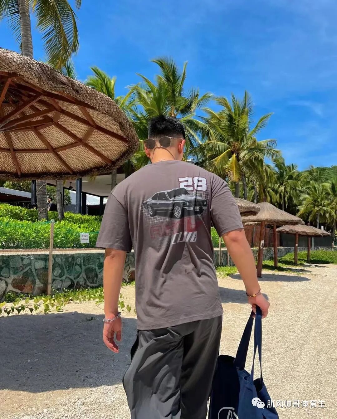 图片[15]-和小哥哥出去玩吗？美是真的美，晒是真的晒-小蓝短视频