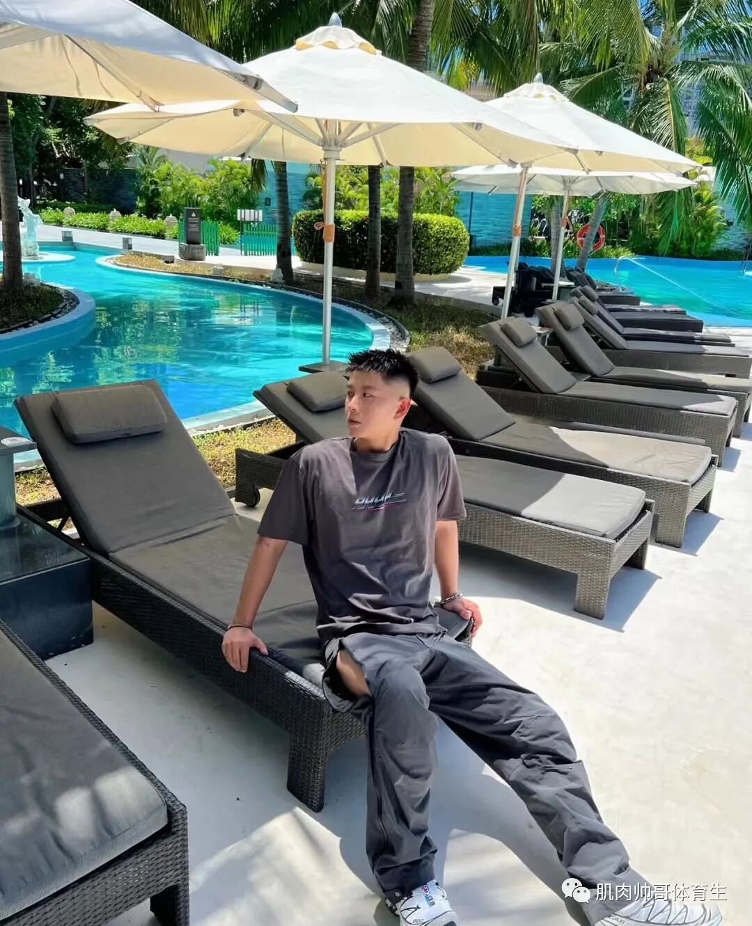 图片[11]-和小哥哥出去玩吗？美是真的美，晒是真的晒-小蓝短视频