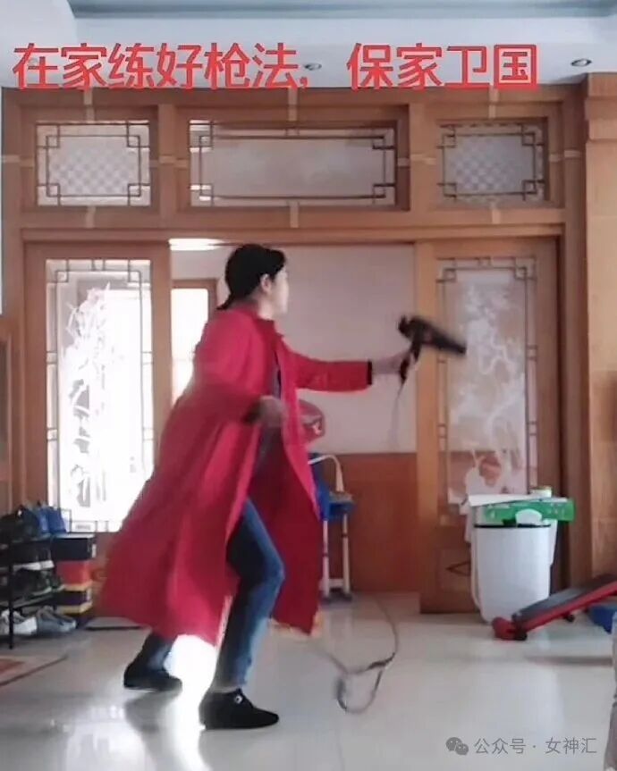 【爆笑】前男友在我结婚这天，拉横幅出现了？网友无语：他百分百想害你啊（视频/组图） - 10