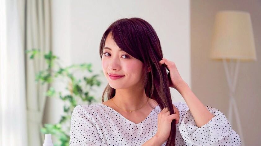 轻轻一按就能让头发上色，樱花妹最爱的染发剂竟然是Ta！