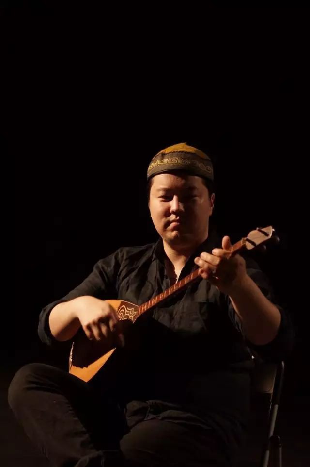 新疆第一吉他手图片